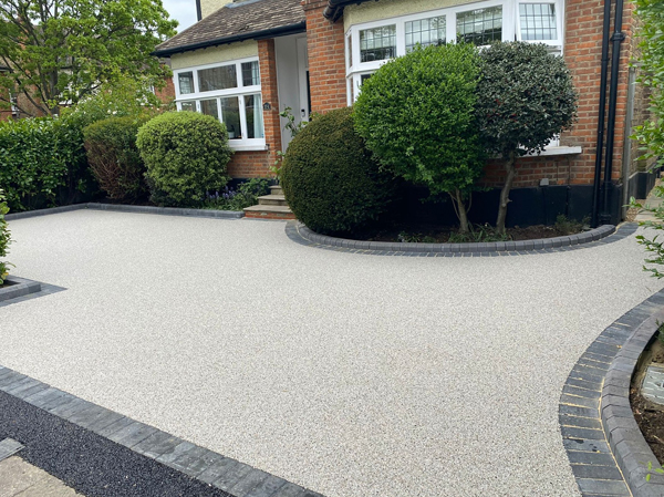 Grey resin driveway in Dulwich